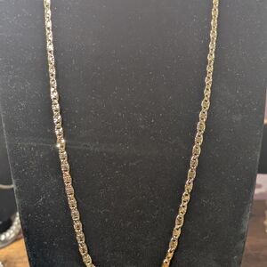Elegant Gold Chain Necklace